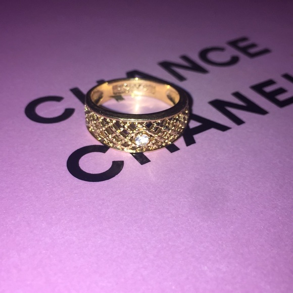 Vintage Avon ring - Picture 1 of 8